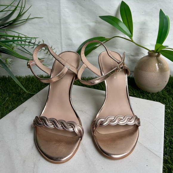 🌷STUART WEITZMAN
DANCER TWISTIE 4” rose gold LEATHER SANDALS SIZE 6.5 like new - Picture 16 of 16